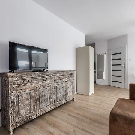 Manu Aparts By Mye *