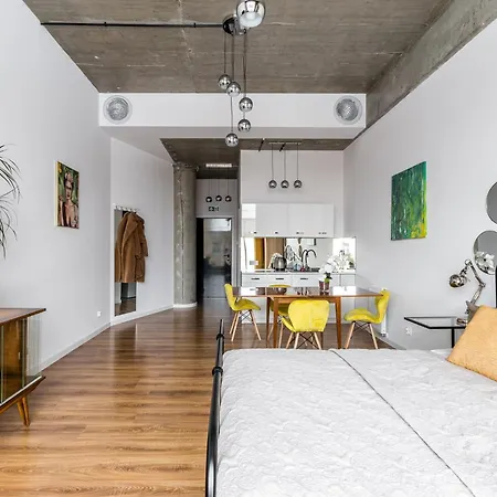 Manu Aparts By Mye *