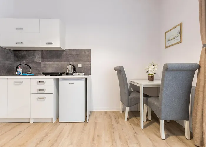 Manu Aparts By Mye *